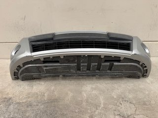 Paragolpes delantero Renault Clio 2011