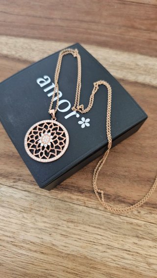 Collar AMOR en oro rosa con circonitas – NUEVO