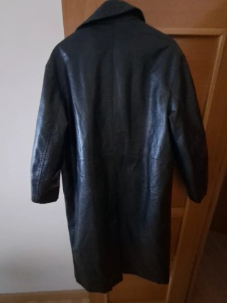 Matrix 2000 Abrigo largo efecto piel negro Bershka