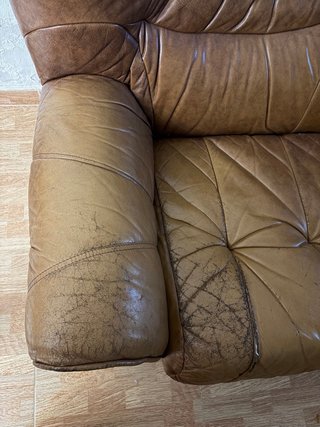 Sofá de piel, solo disponible hasta el 30 de Sept.