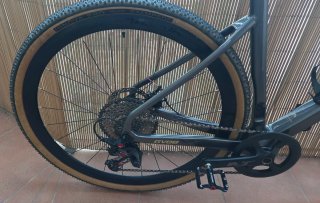 LOBITO GV08 GRAVEL CARBONO – TALLA L – 2025