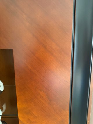 Mueble de salón/bar de madera con baldas cristal