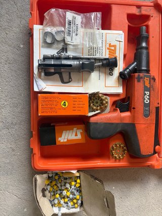 Pistola clavadora Svit P60 + Accesorios