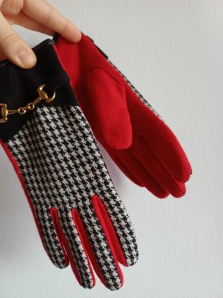 Elegantes guantes de invierno con detalle