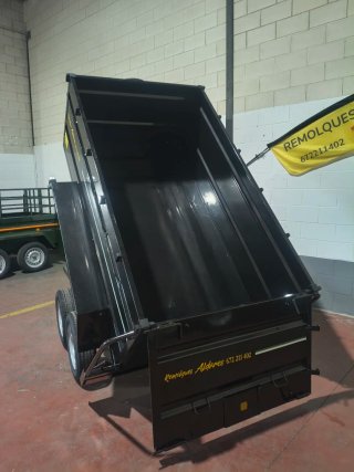 Remolque basculante con ejes de 1000kg
