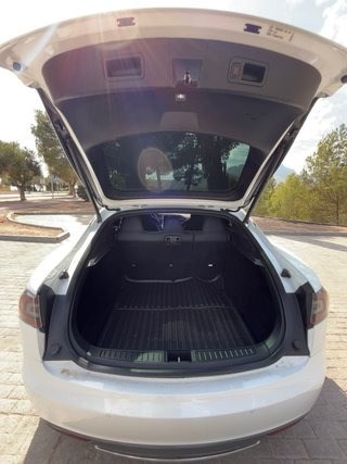 Tesla Model S 2015