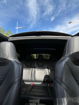 Tesla Model S 2015