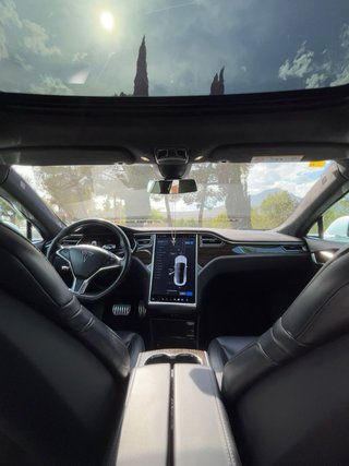 Tesla Model S 2015