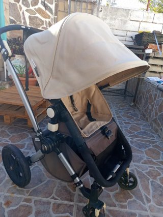 Bugaboo Camaleon con 3 capotas y sombrilla