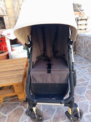 Bugaboo Camaleon con 3 capotas y sombrilla