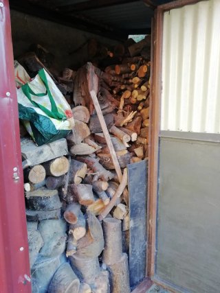 Leña para chimenea o barbacoa