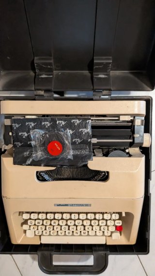 Máquina de escribir Olivetti Lettera 35