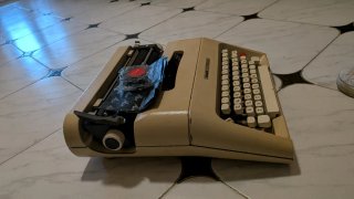 Máquina de escribir Olivetti Lettera 35