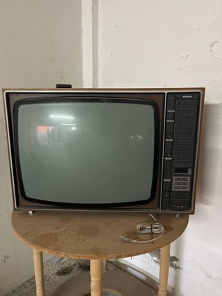 Televisor Vintage Philips Marrón y Negro