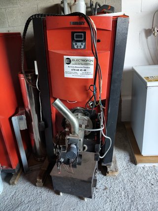 Caldera de pellets Burnit con tolva precio negocia