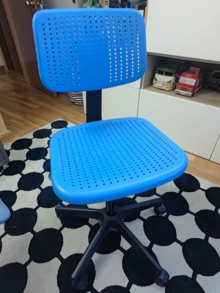 Silla de escritorio infantil regulable en altura