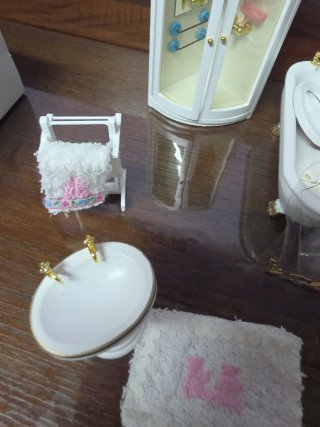 Baño de casita de muñecas