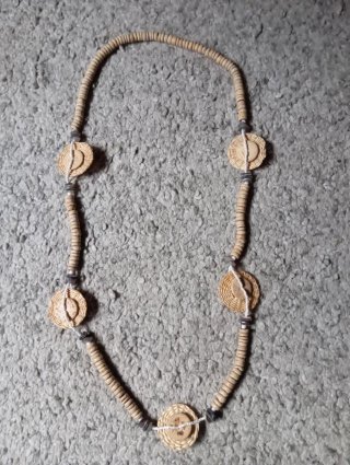 Collares y Pulseras
