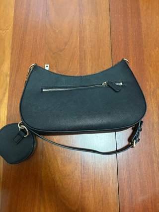 Bolso Guess negro con monedero