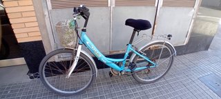 Bicicleta de paseo azul