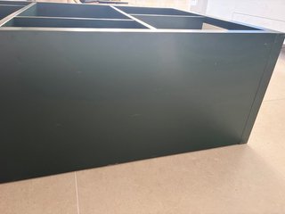 Librería Kallax IKEA verde oscuro