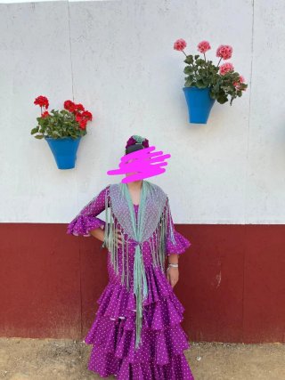 Vestido de gitana morado con lunares blancos