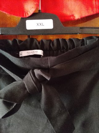 Set Donna: Giacca Rossa e Pantaloni Neri