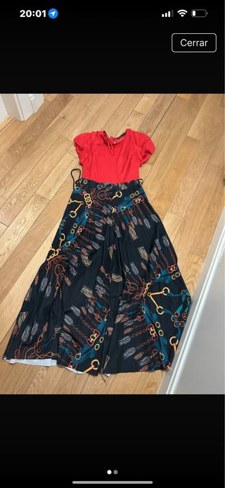 Conjunto Falda Larga Estampada y Top Rojo
