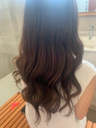 MAQUILLAJE Y PELUQUERÍA A DOMICILIO