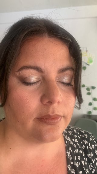 MAQUILLAJE Y PELUQUERÍA A DOMICILIO
