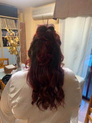 MAQUILLAJE Y PELUQUERÍA A DOMICILIO