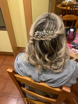 MAQUILLAJE Y PELUQUERÍA A DOMICILIO