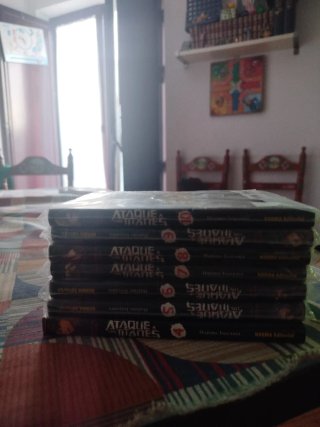 ATAQUE A LOS TITANES 4 (CÓMIC MANGA) (Spanish E...
