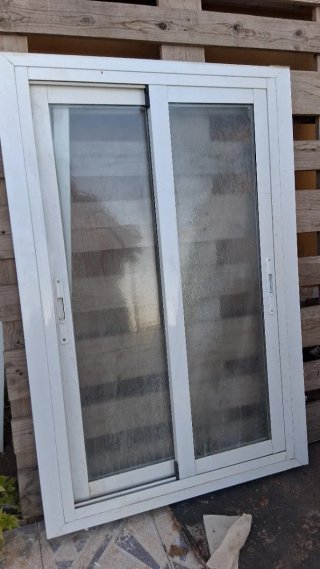 Ventana corredera aluminio blanca