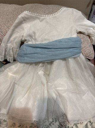 Vestido de fiesta blanco y azul para niña