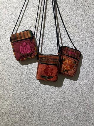 Pack 3 bolsos pequeños bordados