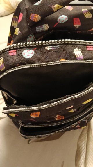 Mochila escolar con diseño divertido