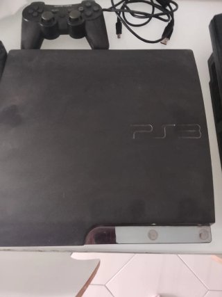 2 Plays 3 con 3 mandos y 11 juegos y los cables