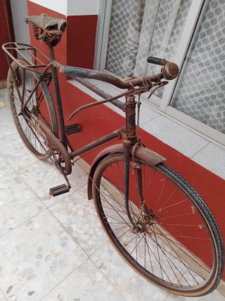 Bicicleta antigua para restaurar