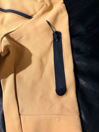 Nike Tech Fleece Dorado [TALLA L]
