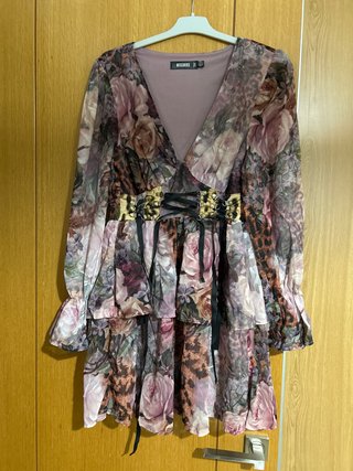 Vestido Missguided volantes floral