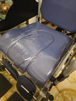 Sedia comoda reclinabile con ruote