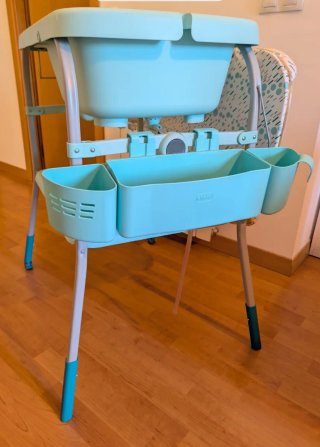 Cambiador plegable con bañera Chicco.
