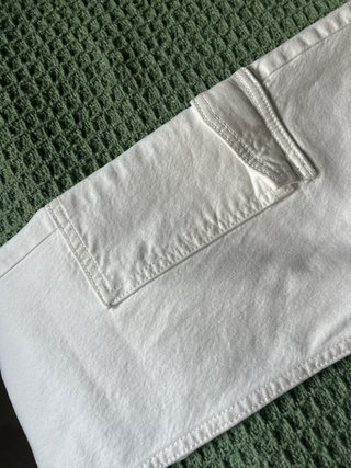 Pantalones vaqueros blancos acampanados