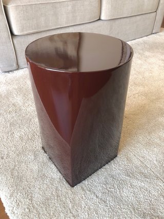 *A ESTRENAR* Mesa de acero Zara  Home color vino