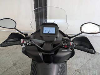 Zontes 125 E Maxi Scooter Negra