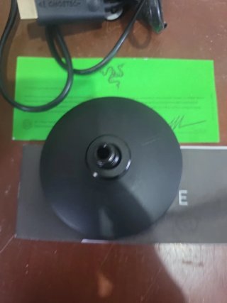 Micrófono Razer Seiren Emote RGB