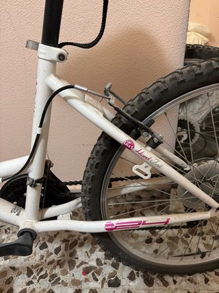 Bicicleta infantil BH blanca y morada