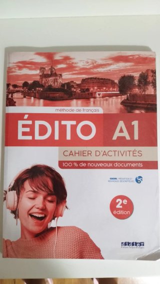 Libros de teoría y actividades Francés A1.