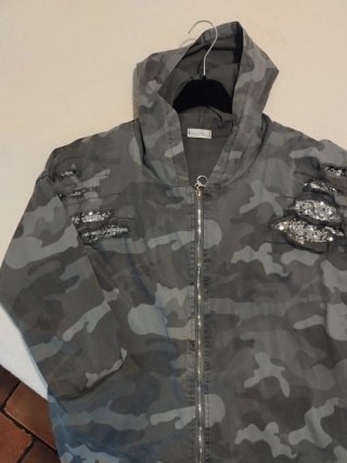 Cazadora camuflaje mujer